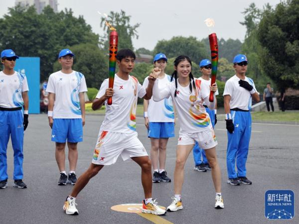 成都第31届世界大学生夏季运动会火炬传递圆满成功