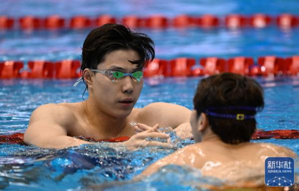 游泳世锦赛｜覃海洋打破男子50米蛙泳亚洲纪录晋级决赛