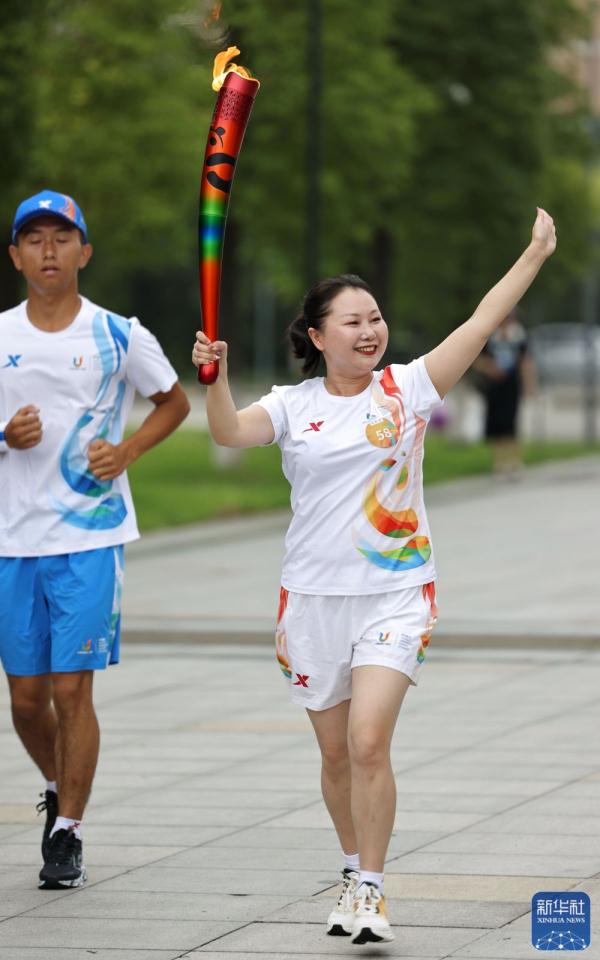 成都第31届世界大学生夏季运动会火炬传递圆满成功