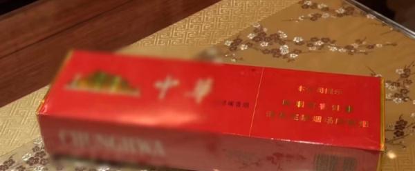 男子多次“含蟑螂”下馆子,要求商家十倍赔偿…警方:拘! 男子多次“含蟑螂”下馆子,要求商家十倍赔偿…警方:拘!