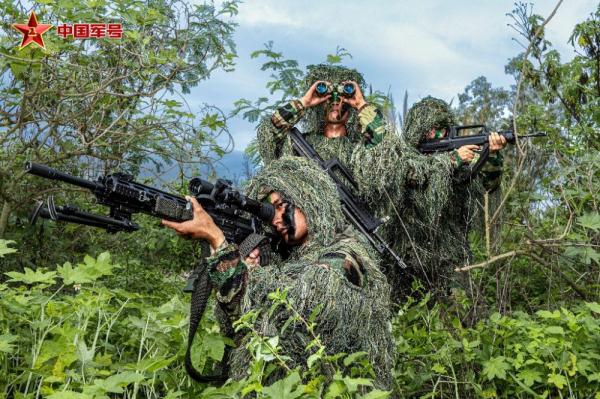 密林深处：第75集团军某旅跨昼夜进攻战斗演练掠影