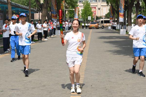 体育之火 青春之火 梦想之火——成都大运会火炬传递综述