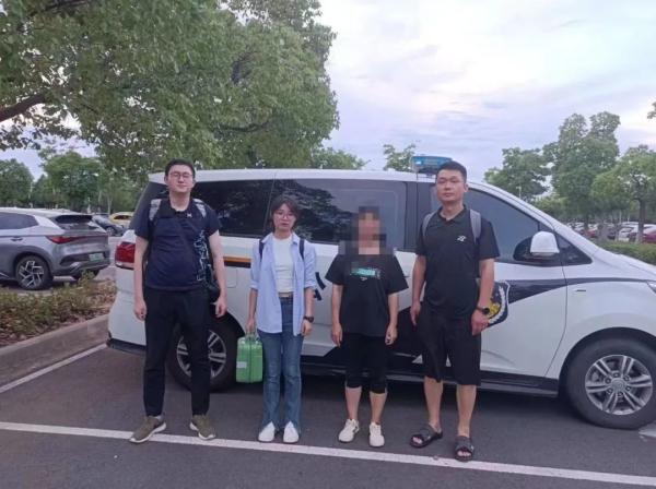 网恋“女友”消失不见?可能在和她的几十个新男友聊天,也可能被抓了…… 网恋“女友”消失不见?可能在和她的几十个新男友聊天,也可能被抓了……