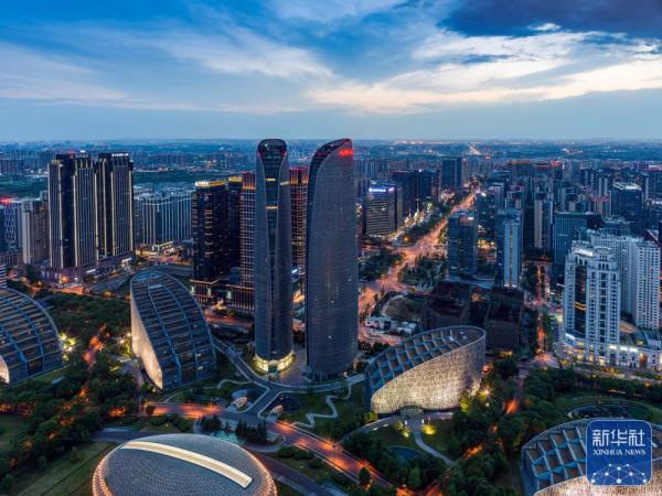 成都大运会 ｜ 越夜，越美，越成都！