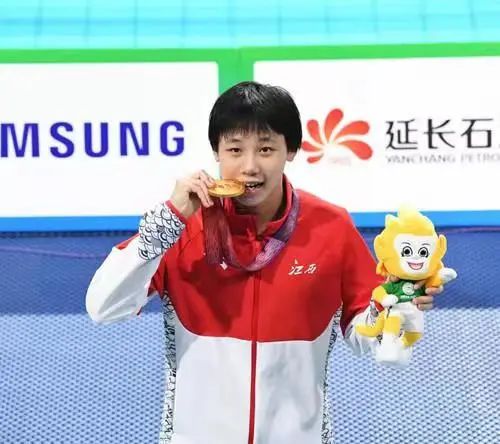 江西18岁姑娘程玉洁，冠军！