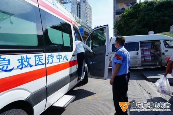 紧急！断掌男孩急需救治，多方接力→