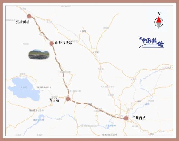 绝美!动车组驶过全世界海拔最高的高铁站 绝美!动车组驶过全世界海拔最高的高铁站