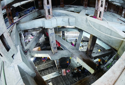 南京最大单体基坑封底,有14个足球场大