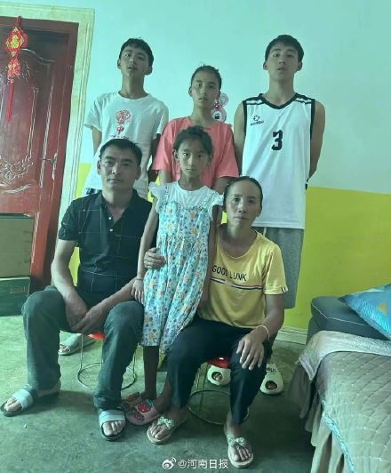 割猪草的凉山男生681分通过国家专项计划被北大录取 割猪草的凉山男生681分通过国家专项计划被北大录取