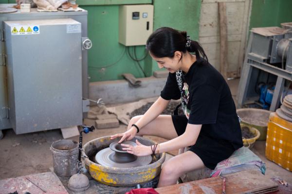 宁夏中卫:黄河古瓷迎新生 宁夏中卫:黄河古瓷迎新生