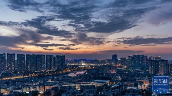 成都大运会 ｜ 越夜，越美，越成都！
