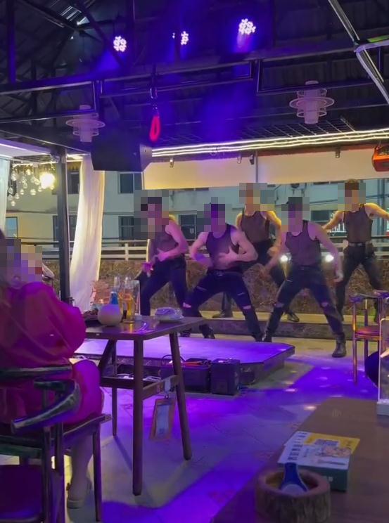 云南通报“猛男餐厅”不雅表演：停演！没收！罚款！吊销！