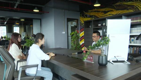 睡醒发现车被锁，开走竟要罚50元！ 当事人：这样停了好多年了