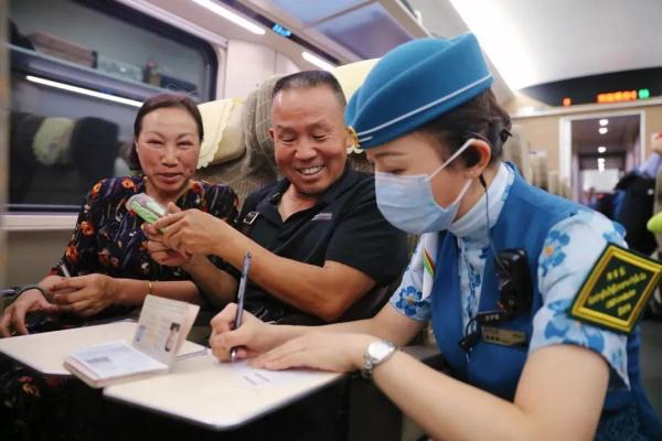 中老铁路实施新的列车运行图:坐动车去老挝更快了! 中老铁路实施新的列车运行图:坐动车去老挝更快了!