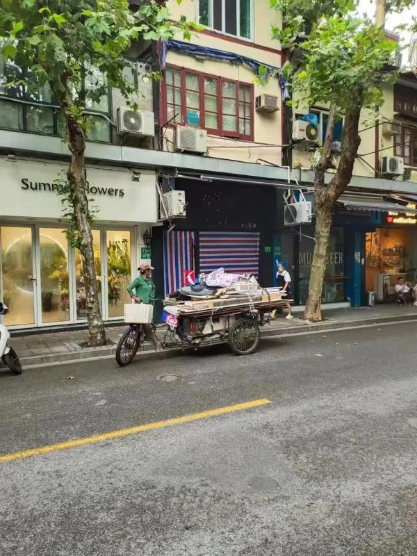 暂停营业，立案调查！不少上海人吐槽：太低俗，太坍台！