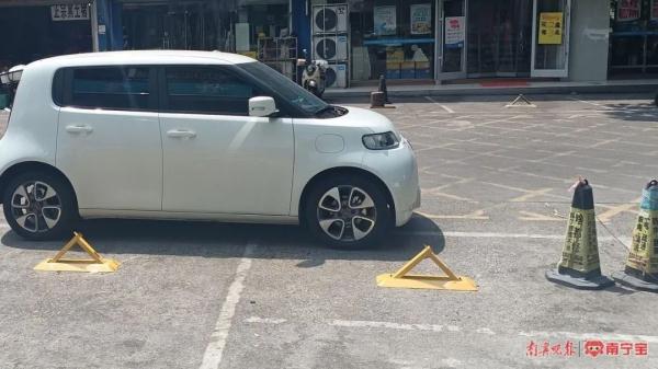 私装地锁、乱停乱放、占用消防通道！南宁老旧小区车位不够乱象丛生，业主崩溃了……