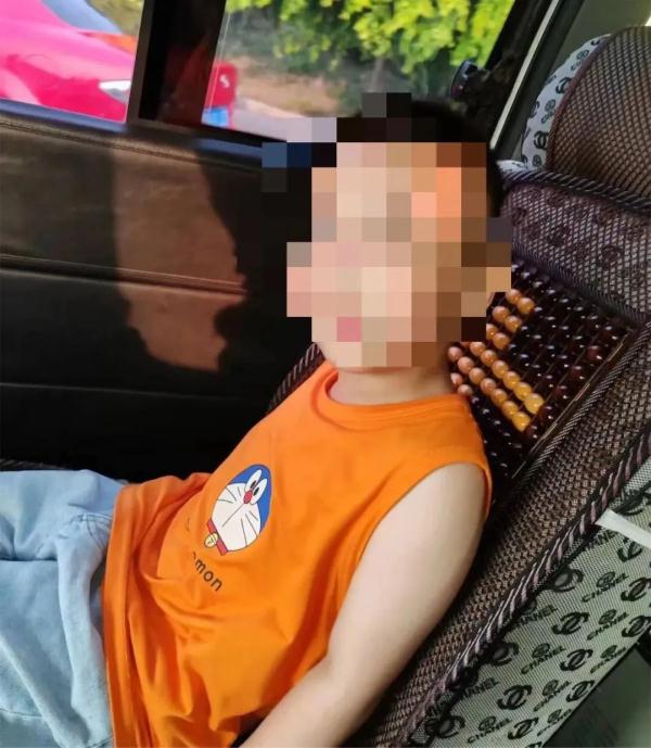 走失的娃告诉沈阳民警，“我妈叫彤彤，我爸叫一个好人……”