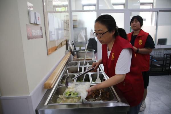 河北承德双桥区:社区食堂让老年人吃饭不再难 河北承德双桥区:社区食堂让老年人吃饭不再难