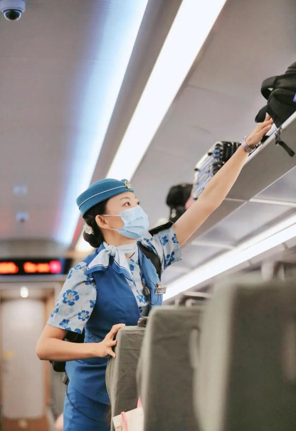 中老铁路实施新的列车运行图:坐动车去老挝更快了! 中老铁路实施新的列车运行图:坐动车去老挝更快了!