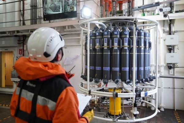 中国第13次北冰洋科学考察队正式开始大洋科考作业