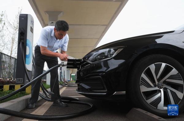 新华全媒+·新时代中国调研行·长江篇丨长江经济带：打造新能源汽车产业集群