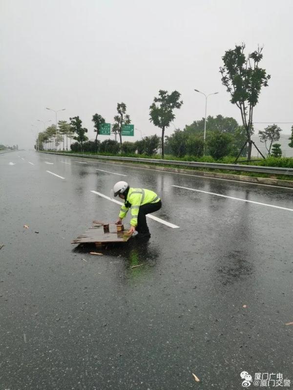 福建史上第二强!多地迎最强风雨时段,厦门人别放松警惕 福建史上第二强!多地迎最强风雨时段,厦门人别放松警惕