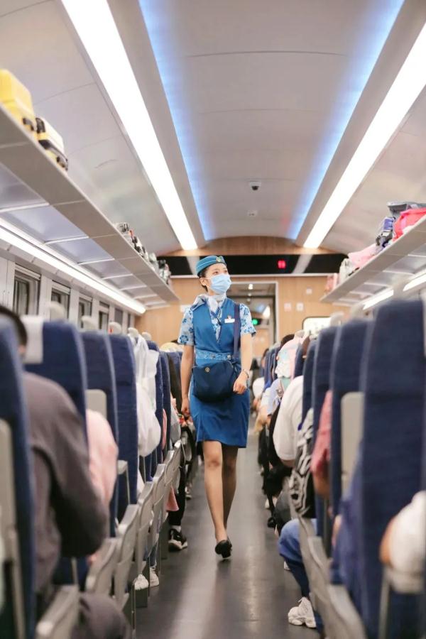 中老铁路实施新的列车运行图:坐动车去老挝更快了! 中老铁路实施新的列车运行图:坐动车去老挝更快了!