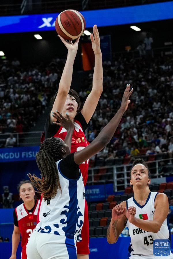 成都大运会 | 篮球：中国女队取得“开门红”