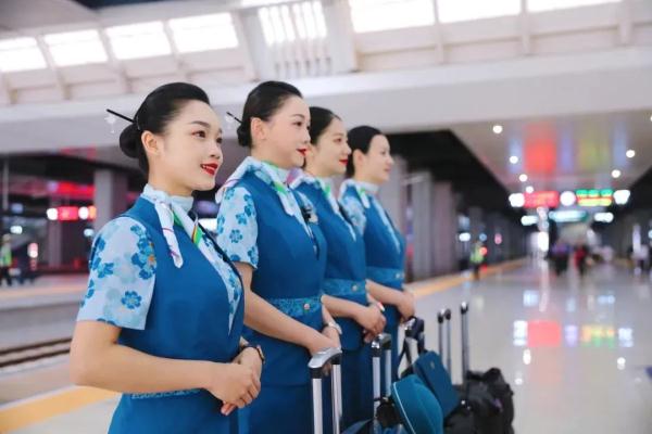 中老铁路实施新的列车运行图:坐动车去老挝更快了! 中老铁路实施新的列车运行图:坐动车去老挝更快了!