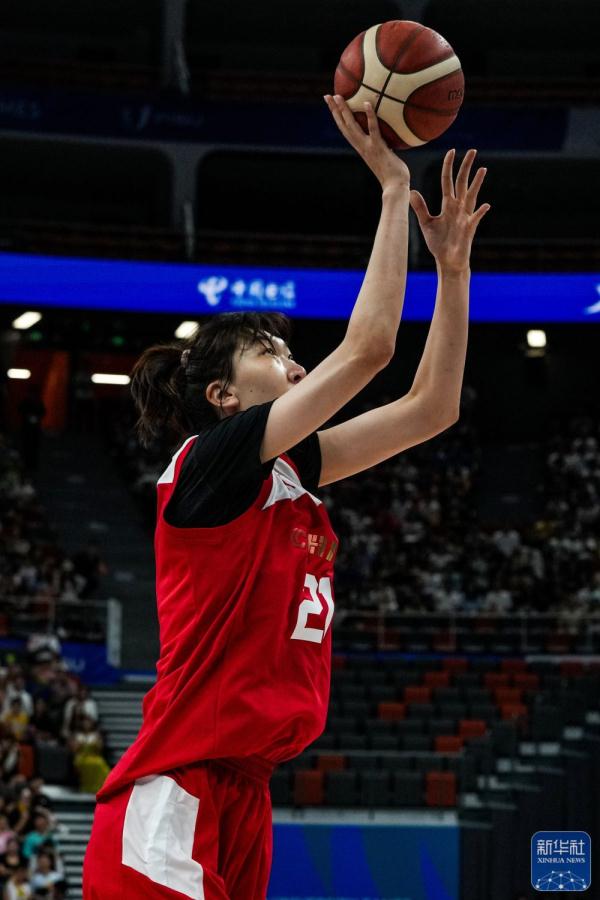 成都大运会 | 篮球：中国女队取得“开门红”