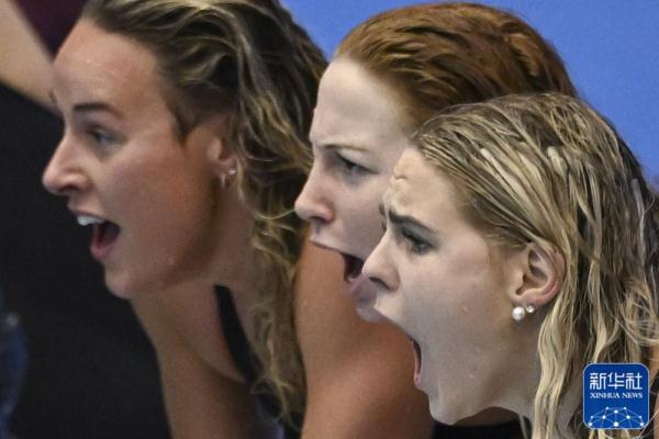 游泳世锦赛｜女子4x200米自由泳接力：澳大利亚队破世界纪录夺冠 中国队获季军