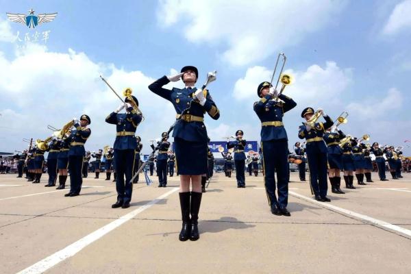 为大国空军执礼，空军军乐团首次亮相空军航空开放活动