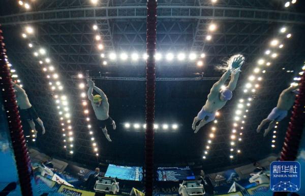 游泳世锦赛丨男子200米蛙泳:覃海洋破世界纪录夺冠 游泳世锦赛丨男子200米蛙泳:覃海洋破世界纪录夺冠