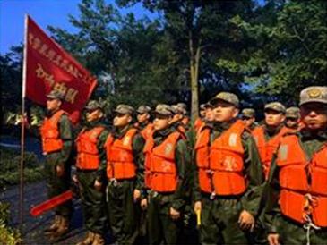 抗击台风“杜苏芮”，武警官兵紧急救援