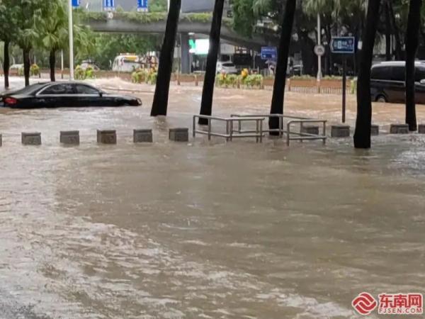 福建多地暴雨红色预警！福州莆田日降水量破纪录！“卡努”31日前后影响福建