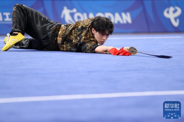 成都大运会 | 中国选手金哲典夺得武术男子刀术冠军