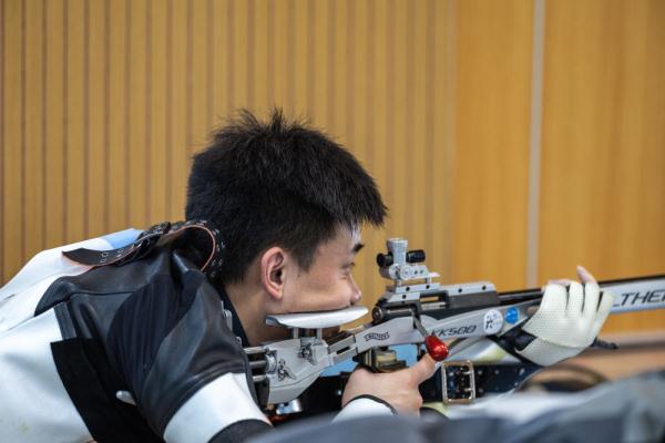 成都大运会 | 射击:中国队获得男子50米步枪三姿团体赛冠军 成都大运会 | 射击:中国队获得男子50米步枪三姿团体赛冠军