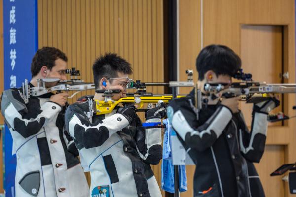 成都大运会 | 射击:中国队获得男子50米步枪三姿团体赛冠军 成都大运会 | 射击:中国队获得男子50米步枪三姿团体赛冠军