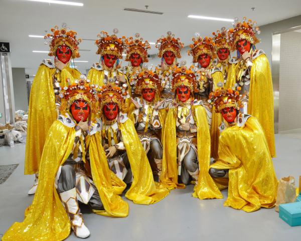 成都大运会|开幕式川剧变脸最后一张是“花花” 成都大运会|开幕式川剧变脸最后一张是“花花”