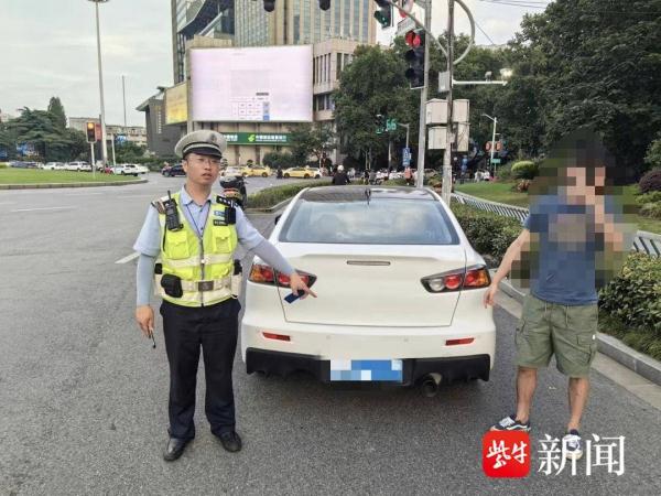 非法改装车，交警一次查了俩