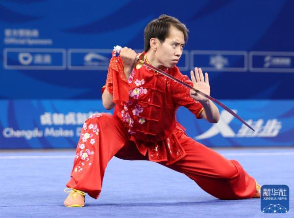成都大运会 | 中国选手金哲典夺得武术男子刀术冠军