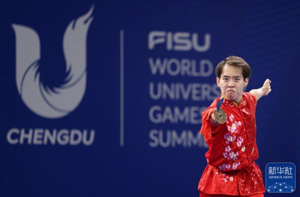 成都大运会 | 中国选手金哲典夺得武术男子刀术冠军