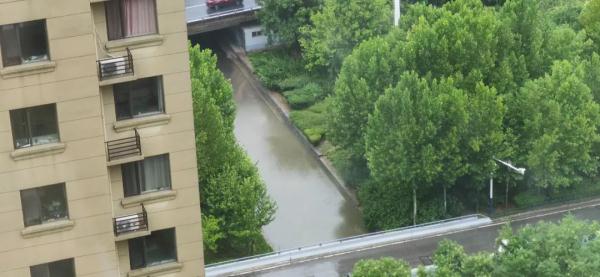 石家庄168个雨量站已超100毫米！