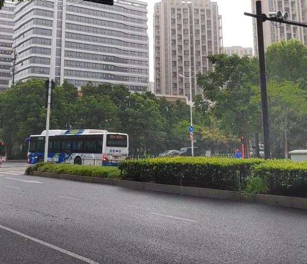 最新通知:全部停止!推迟!台风“卡努”直指浙江,杭州接下来天气... 最新通知:全部停止!推迟!台风“卡努”直指浙江,杭州接下来天气...