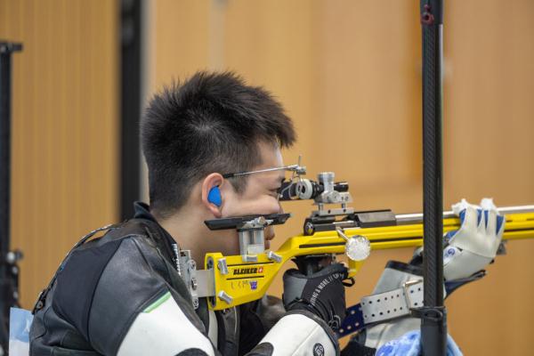 成都大运会 | 射击:中国队获得男子50米步枪三姿团体赛冠军 成都大运会 | 射击:中国队获得男子50米步枪三姿团体赛冠军