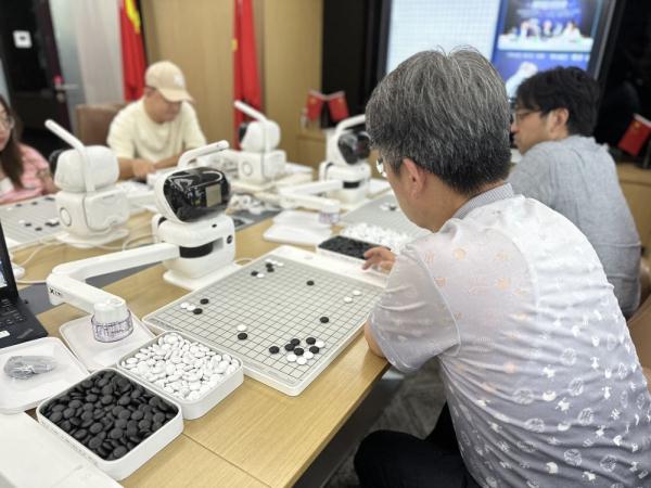 围棋AI下棋机器人“元萝卜”击败世界冠军陈耀烨 围棋AI下棋机器人“元萝卜”击败世界冠军陈耀烨