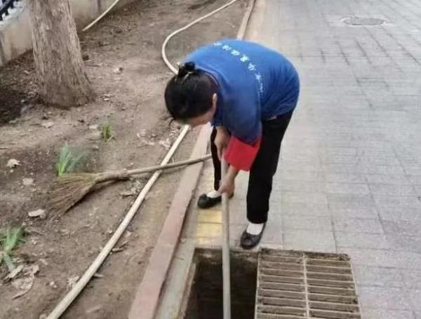 极端暴雨中的北京，被他们牢牢守护！多路记者现场直击——