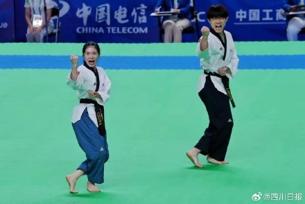 第13金！跆拳道混合双人品势中国队夺金