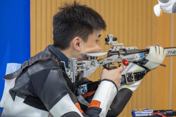 成都大运会 | 射击:中国队获得男子50米步枪三姿团体赛冠军 成都大运会 | 射击:中国队获得男子50米步枪三姿团体赛冠军