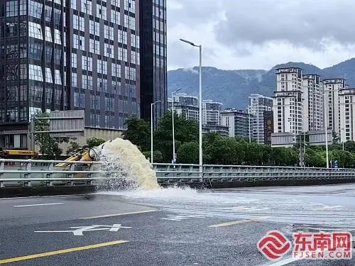 解谜!福州积水短时间退去之谜 解谜!福州积水短时间退去之谜